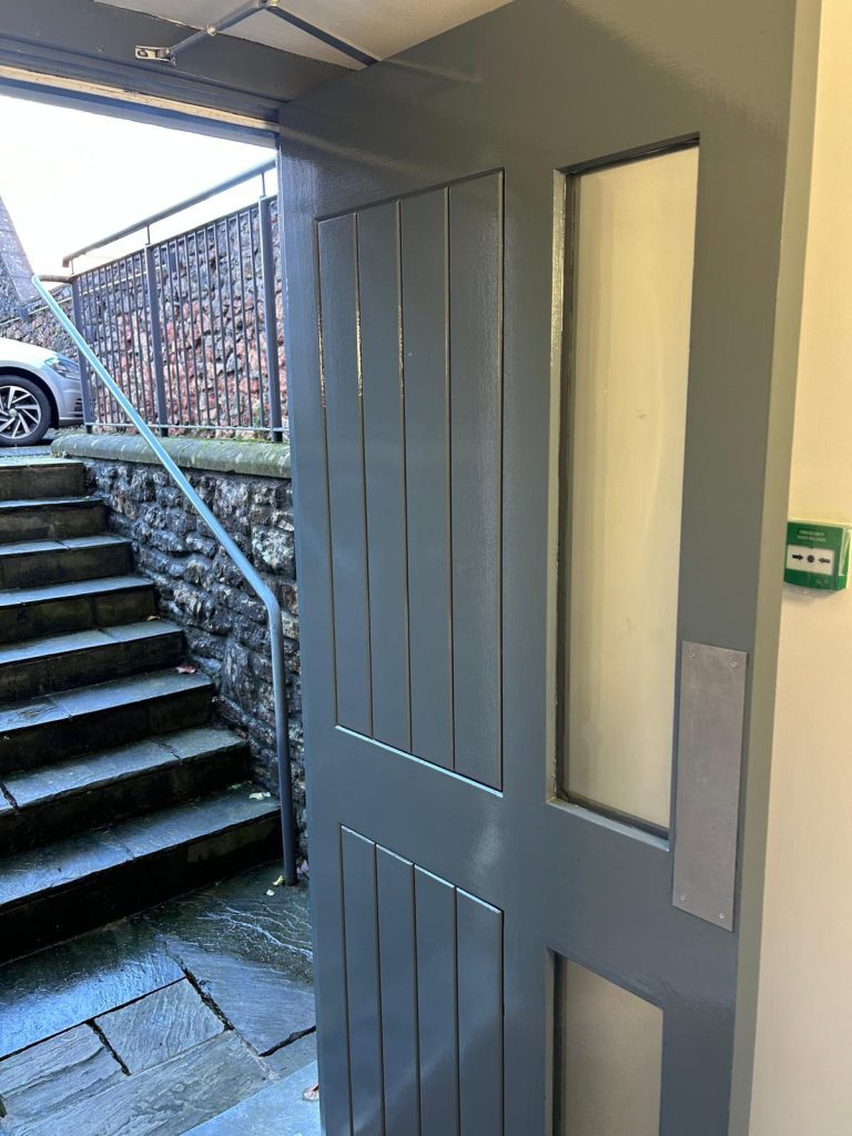 door-painting-redland-bs6-bristol